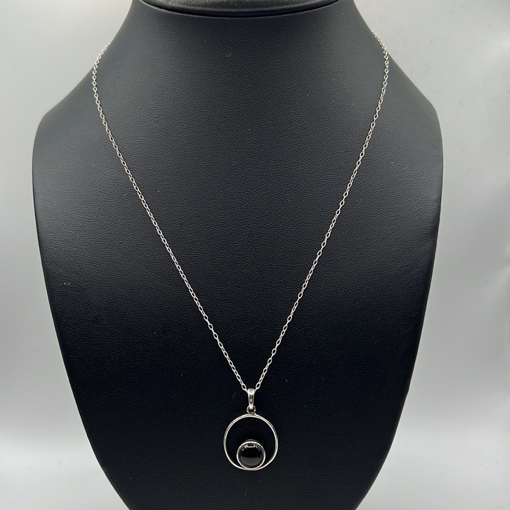 SUNSTONE IMPORTS STERLING SILVER AND ONYX NECKLACE 18”